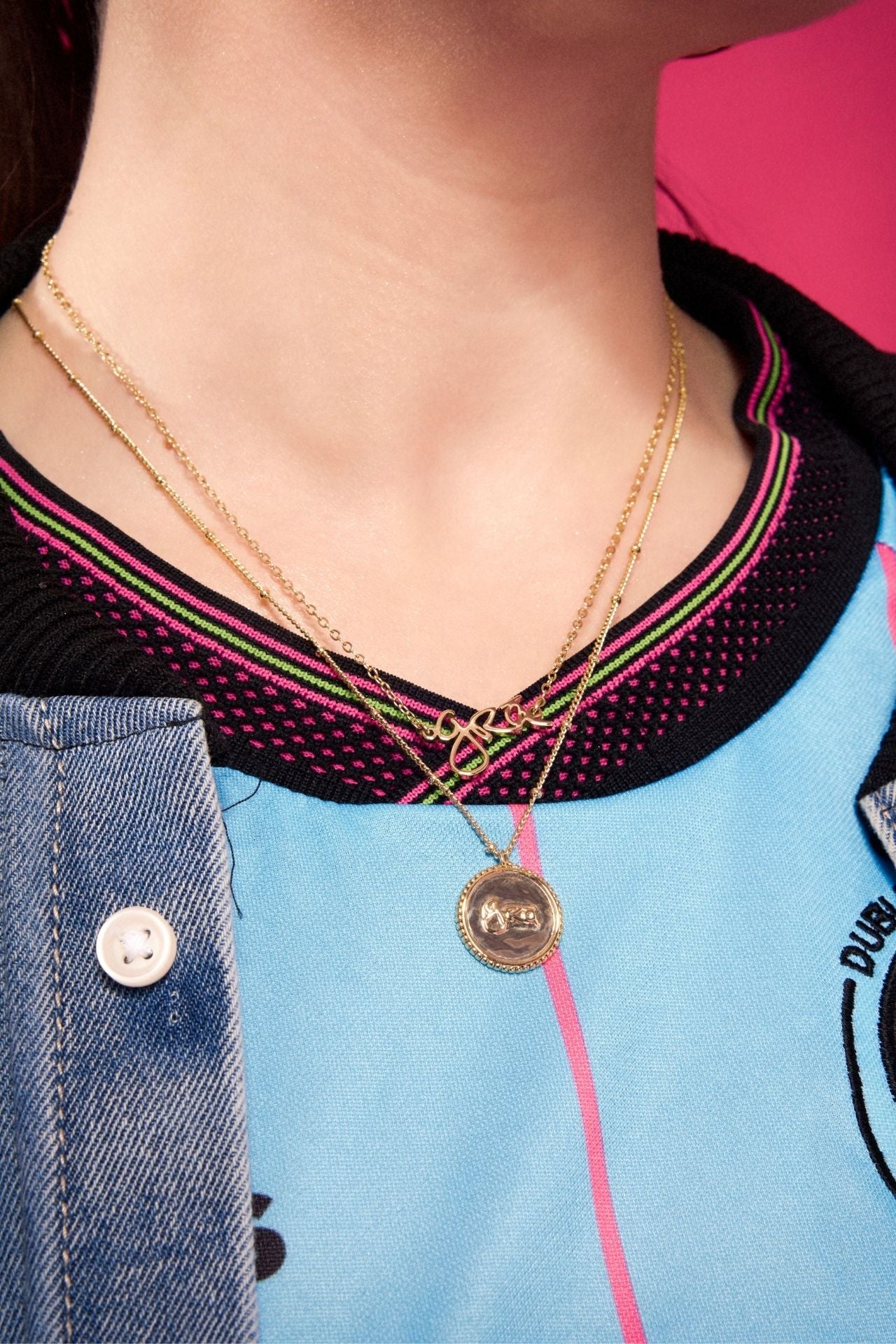 Grá Gold Medallion Pendant Necklace