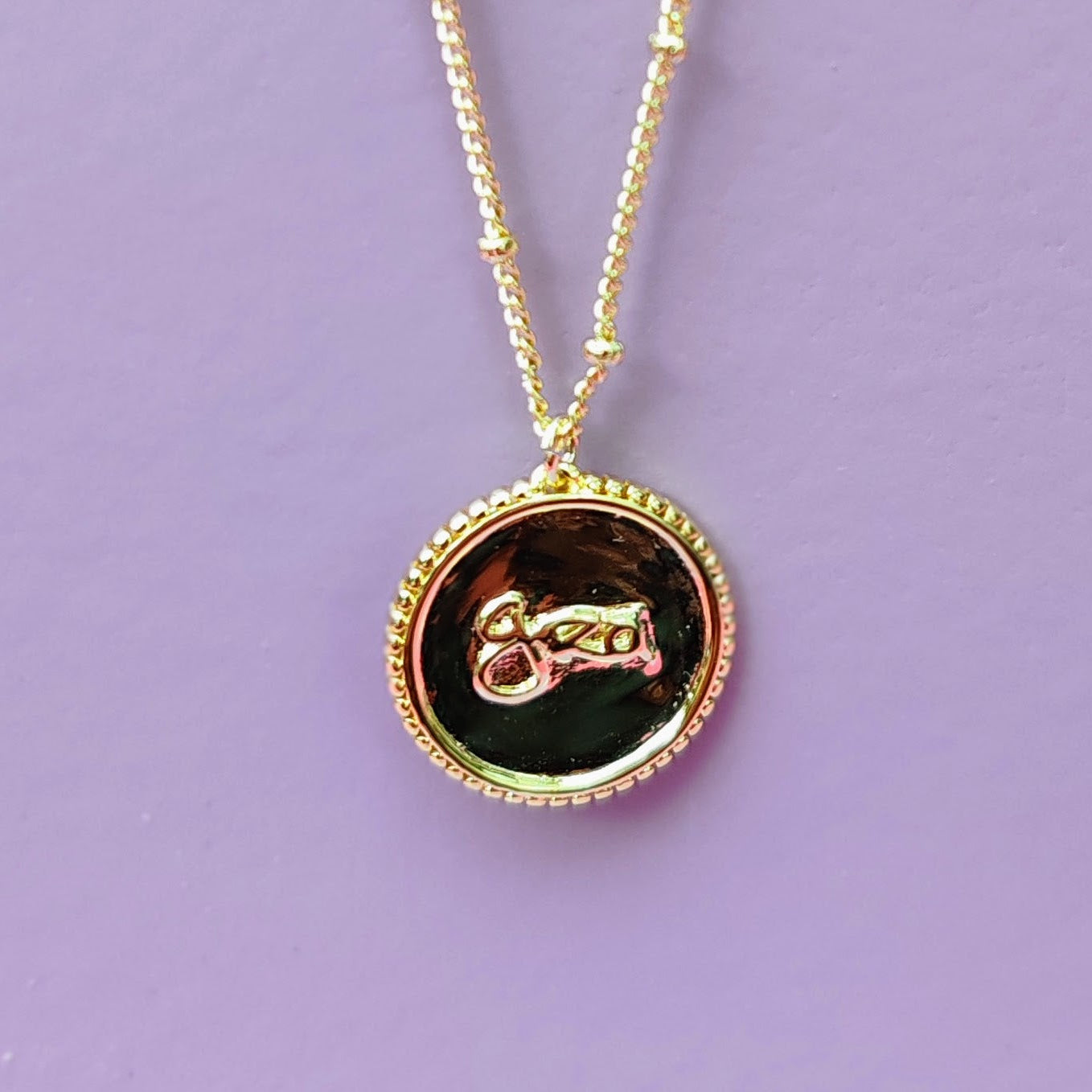 Grá Medallion Gold Necklace