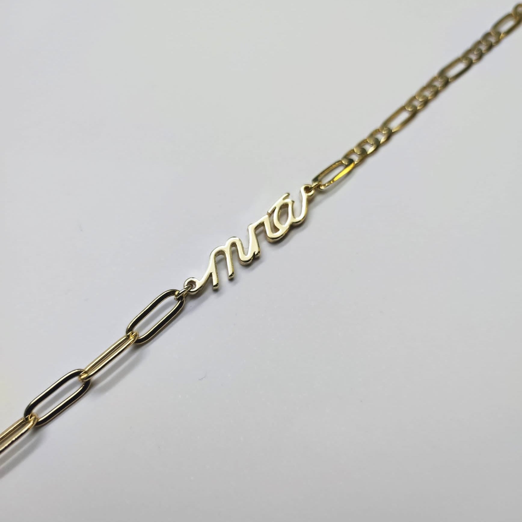 Gold Mná Power Necklace 